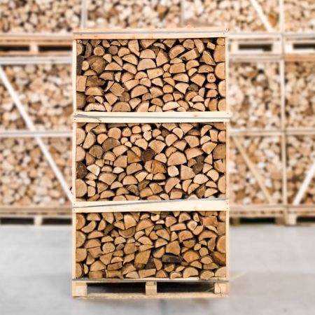 Premium Eichen Kaminholz 33 cm – 850 kg Palette | Kammergetrocknet | < 20 % Restfeuchte